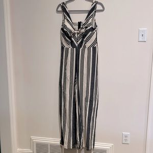 Tie front jumpsuit - perfect for vacation or summer.
